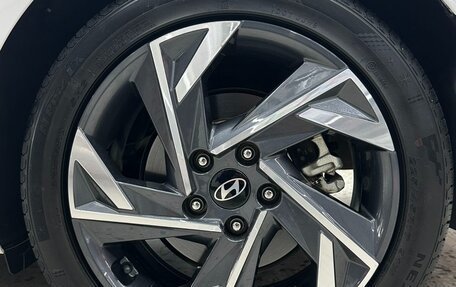 Hyundai Elantra, 2023 год, 1 520 000 рублей, 21 фотография