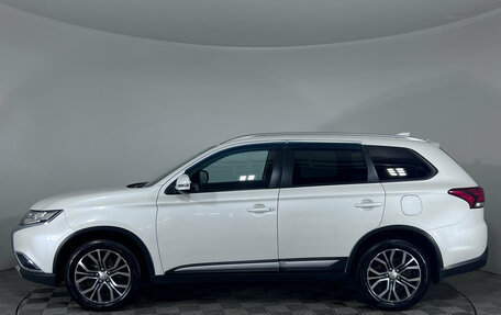 Mitsubishi Outlander III рестайлинг 3, 2018 год, 1 925 000 рублей, 8 фотография