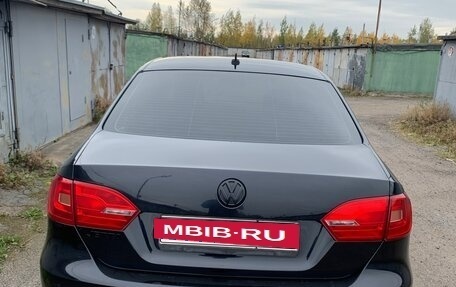 Volkswagen Jetta VI, 2013 год, 890 000 рублей, 2 фотография