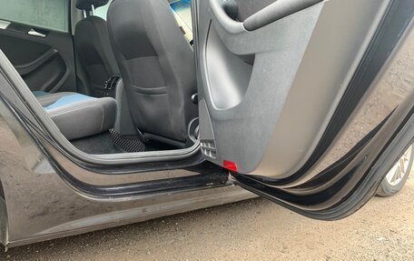 Volkswagen Jetta VI, 2013 год, 890 000 рублей, 13 фотография