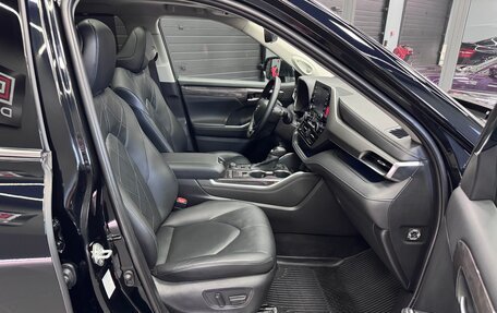 Toyota Highlander, 2020 год, 4 200 000 рублей, 29 фотография