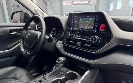 Toyota Highlander, 2020 год, 4 200 000 рублей, 32 фотография