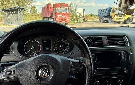 Volkswagen Jetta VI, 2011 год, 1 210 000 рублей, 8 фотография