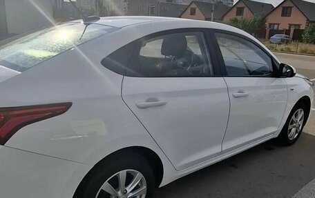 Hyundai Solaris II рестайлинг, 2017 год, 1 185 000 рублей, 2 фотография