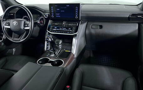 Toyota Land Cruiser, 2023 год, 8 599 000 рублей, 12 фотография