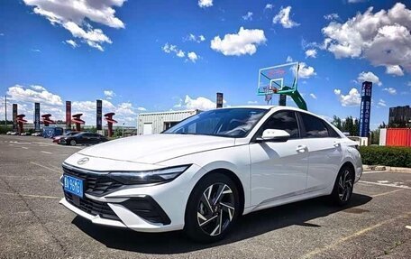 Hyundai Elantra, 2023 год, 1 360 000 рублей, 3 фотография