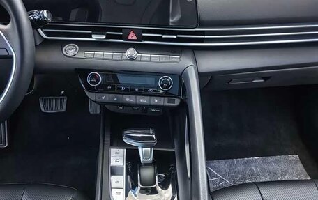 Hyundai Elantra, 2023 год, 1 360 000 рублей, 11 фотография