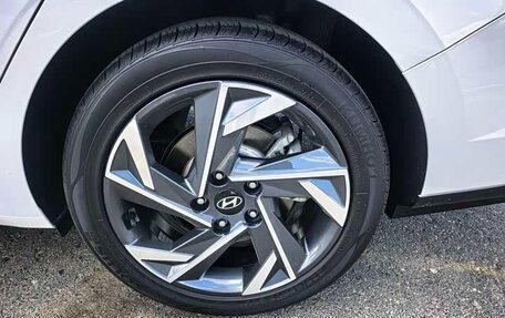 Hyundai Elantra, 2023 год, 1 360 000 рублей, 18 фотография