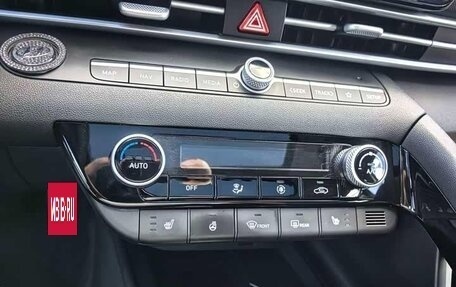 Hyundai Elantra, 2023 год, 1 360 000 рублей, 10 фотография