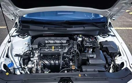 Hyundai Elantra, 2023 год, 1 360 000 рублей, 19 фотография