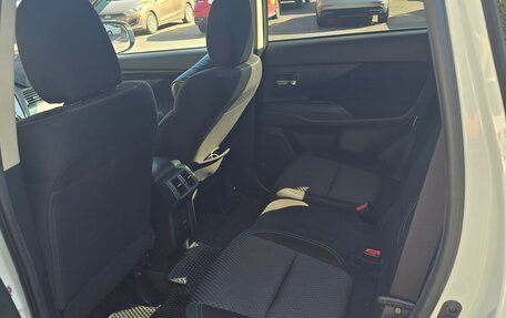 Mitsubishi Outlander III рестайлинг 3, 2021 год, 2 470 000 рублей, 18 фотография