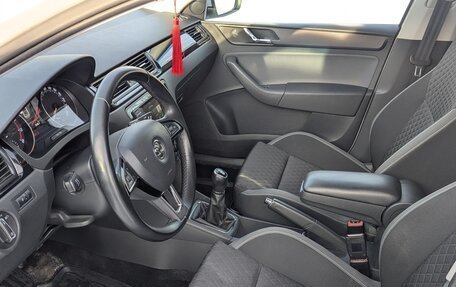 Skoda Rapid I, 2015 год, 850 000 рублей, 5 фотография