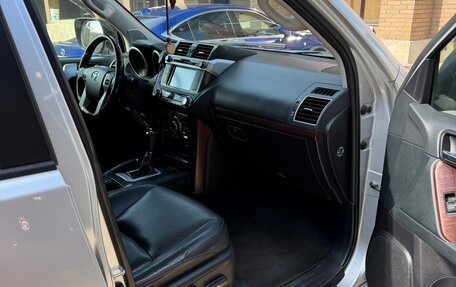 Toyota Land Cruiser Prado 150 рестайлинг 2, 2015 год, 3 400 000 рублей, 8 фотография