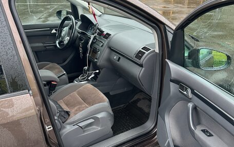 Volkswagen Touran III, 2012 год, 1 050 000 рублей, 11 фотография