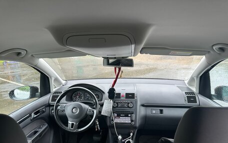 Volkswagen Touran III, 2012 год, 1 050 000 рублей, 12 фотография