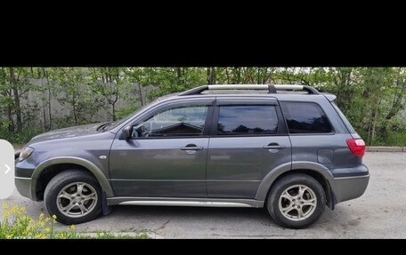 Mitsubishi Outlander III рестайлинг 3, 2006 год, 450 000 рублей, 4 фотография