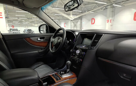 Infiniti QX70, 2014 год, 2 230 000 рублей, 11 фотография