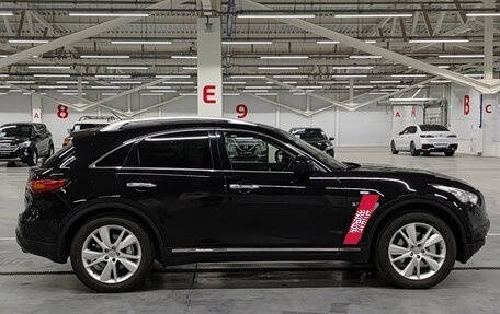 Infiniti QX70, 2014 год, 2 230 000 рублей, 4 фотография