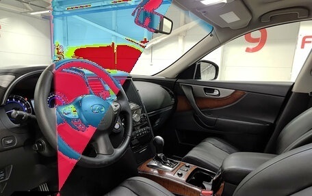 Infiniti QX70, 2014 год, 2 230 000 рублей, 16 фотография