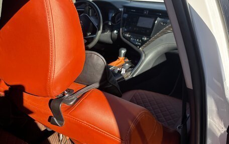 Toyota Camry, 2020 год, 1 975 000 рублей, 6 фотография