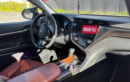 Toyota Camry, 2020 год, 1 975 000 рублей, 5 фотография