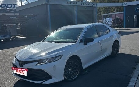 Toyota Camry, 2020 год, 1 975 000 рублей, 2 фотография