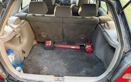Mazda 323, 2001 год, 165 000 рублей, 9 фотография