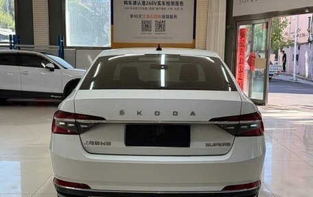 Skoda Superb, 2024 год, 4 028 421 рублей, 4 фотография