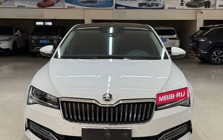 Skoda Superb, 2024 год, 4 028 421 рублей, 2 фотография