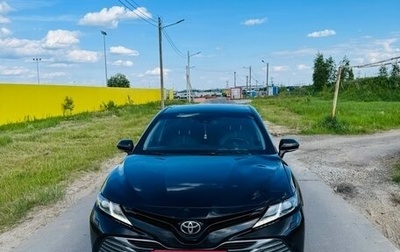 Toyota Camry, 2018 год, 1 950 000 рублей, 1 фотография