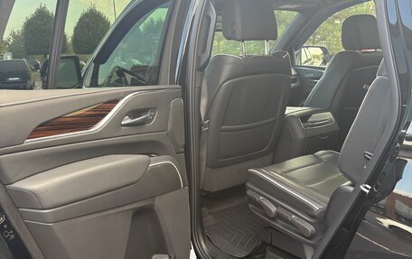 Cadillac Escalade V, 2022 год, 9 700 000 рублей, 4 фотография
