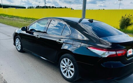 Toyota Camry, 2018 год, 1 950 000 рублей, 5 фотография
