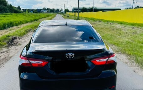 Toyota Camry, 2018 год, 1 950 000 рублей, 4 фотография