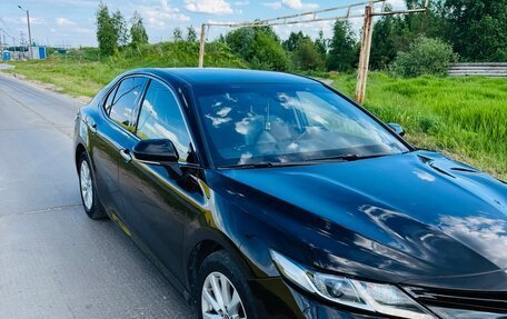 Toyota Camry, 2018 год, 1 950 000 рублей, 6 фотография