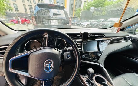 Toyota Camry, 2018 год, 1 950 000 рублей, 7 фотография