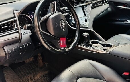 Toyota Camry, 2018 год, 1 950 000 рублей, 8 фотография