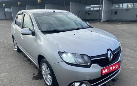 Renault Logan II, 2015 год, 620 000 рублей, 1 фотография