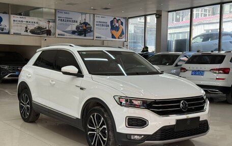 Volkswagen T-Roc I, 2023 год, 1 800 000 рублей, 3 фотография