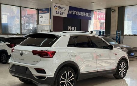 Volkswagen T-Roc I, 2023 год, 1 800 000 рублей, 4 фотография