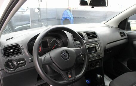 Volkswagen Polo VI (EU Market), 2016 год, 940 000 рублей, 7 фотография