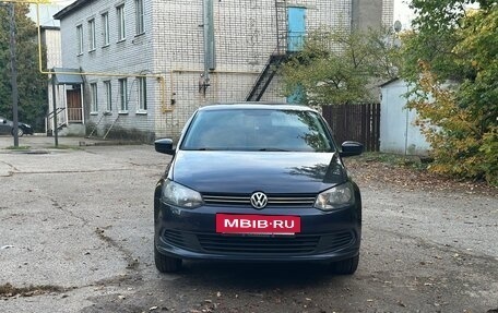 Volkswagen Polo VI (EU Market), 2011 год, 450 000 рублей, 2 фотография