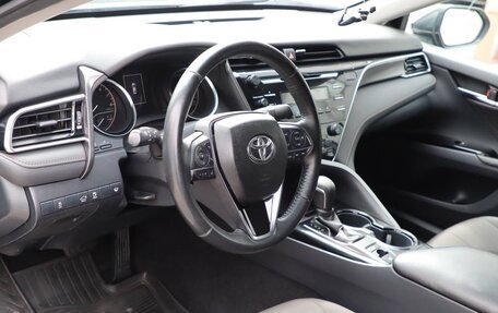 Toyota Camry, 2019 год, 2 150 000 рублей, 10 фотография
