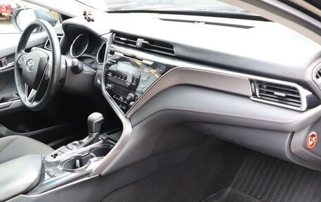 Toyota Camry, 2019 год, 2 150 000 рублей, 11 фотография