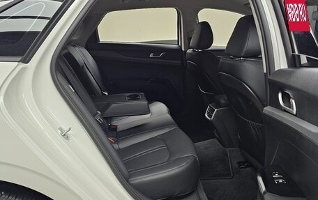 KIA K5, 2022 год, 2 390 000 рублей, 24 фотография