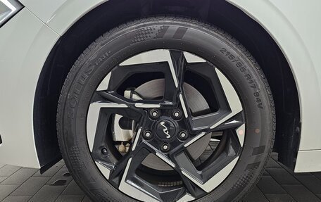 KIA K5, 2022 год, 2 390 000 рублей, 28 фотография
