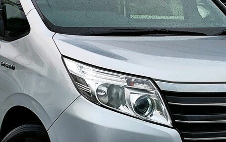 Toyota Noah III, 2016 год, 1 689 000 рублей, 5 фотография