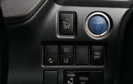 Toyota Noah III, 2016 год, 1 689 000 рублей, 12 фотография