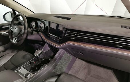 Volkswagen Touareg III, 2019 год, 3 775 750 рублей, 12 фотография