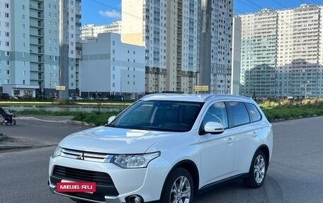 Mitsubishi Outlander III рестайлинг 3, 2014 год, 1 530 000 рублей, 3 фотография