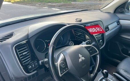 Mitsubishi Outlander III рестайлинг 3, 2014 год, 1 530 000 рублей, 8 фотография
